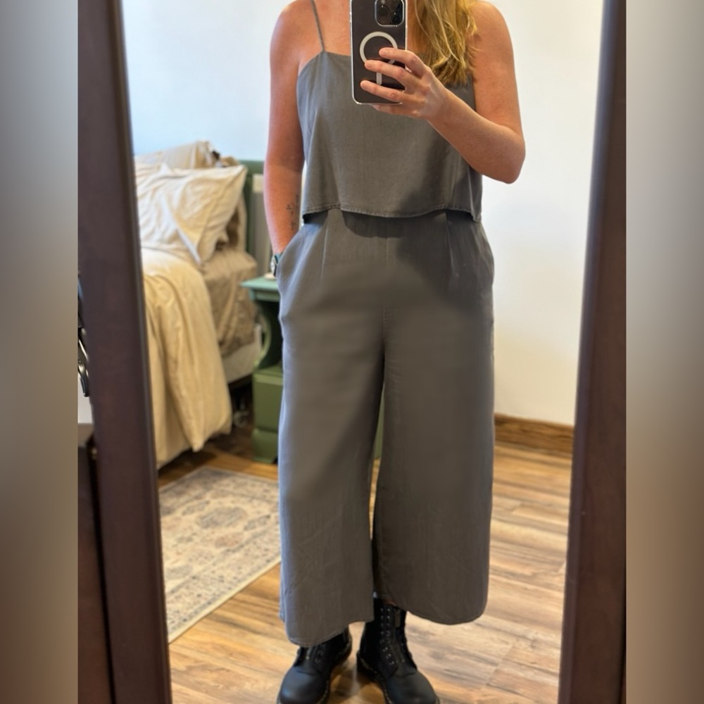 NWT 1250C spaghetti strap romper